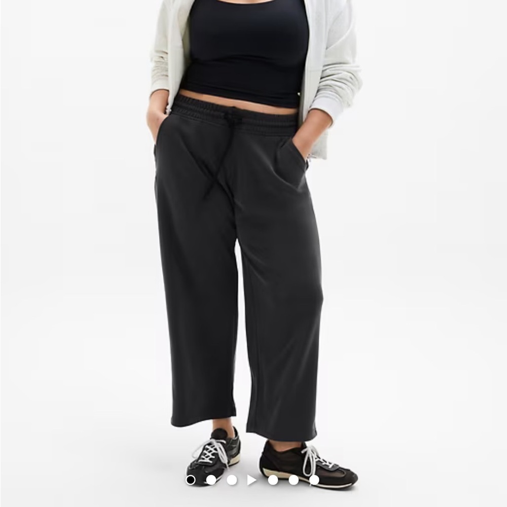 Athleta Seasoft Mid Rise Straight Crop